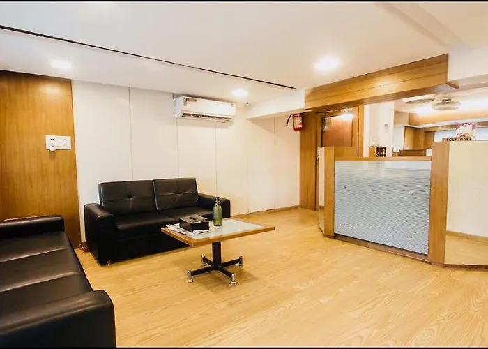 Qubestay Airport Capsule Hotel & Hostel